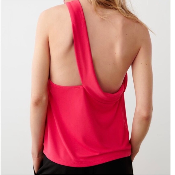 ZARA NWOT Asymmetrical top open neckline, ruched detail, pink, 100% polyester.🎀 - Picture 2 of 4